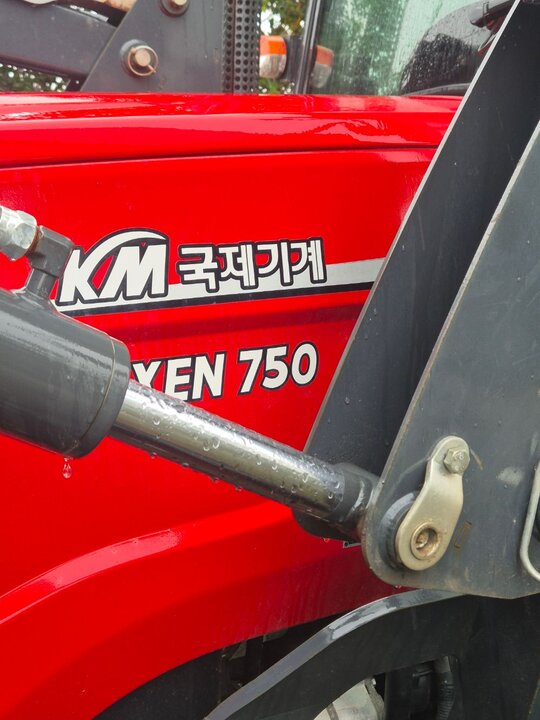 Kukje Tractor LUXEN750 (75hp) 앞좌측면