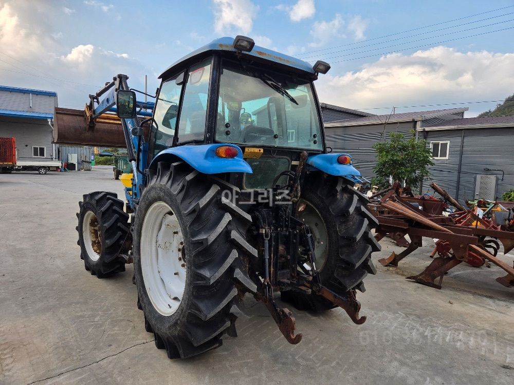 LS Tractor L7040 (95hp) 뒤우측면