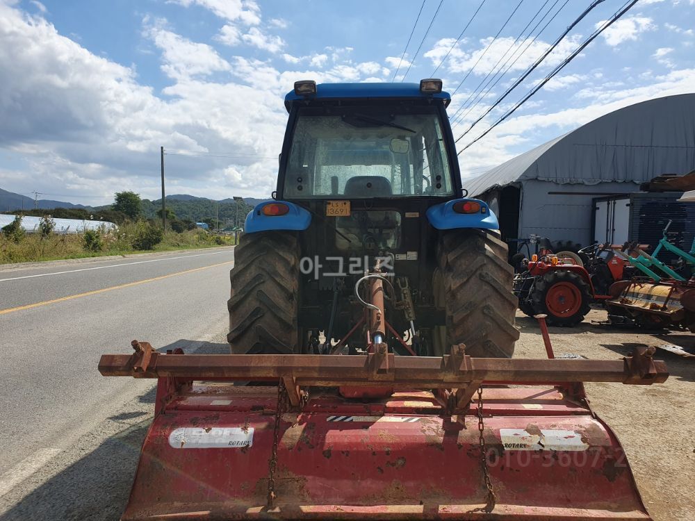 LS 트랙터 L7030 (85마력) 뒤우측면