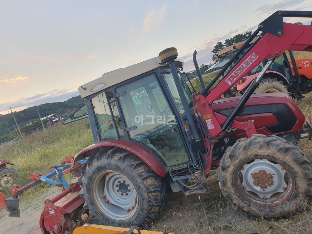 TYM 트랙터 T720 (72마력) 뒤우측면