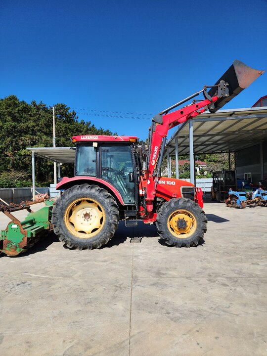 Kukje Tractor LUXEN100 (100hp) 앞좌측면