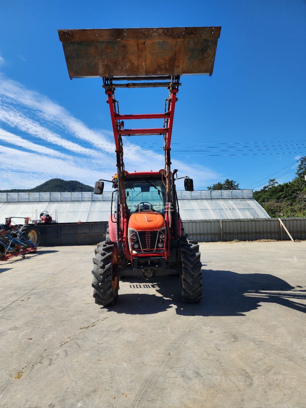 Kukje Tractor LUXEN100 (100hp) 뒤우측면