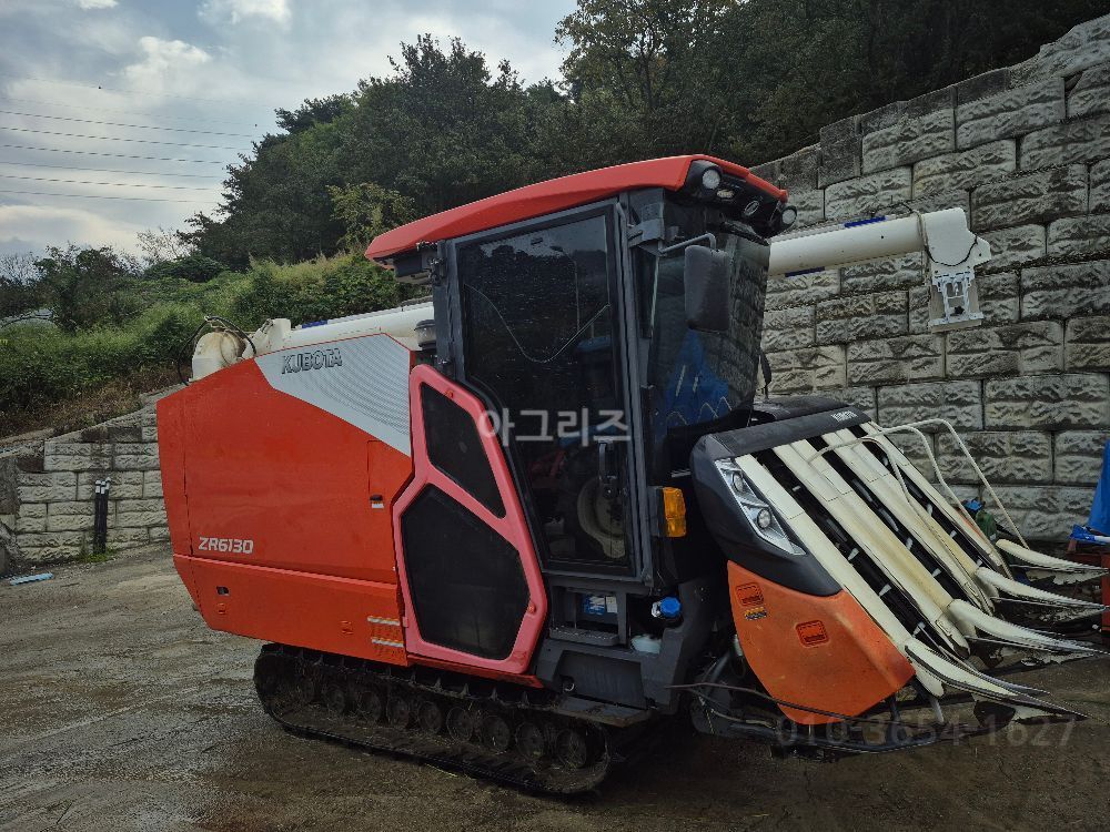 구보다 콤바인 ZR6130 (6조식) 뒤우측면