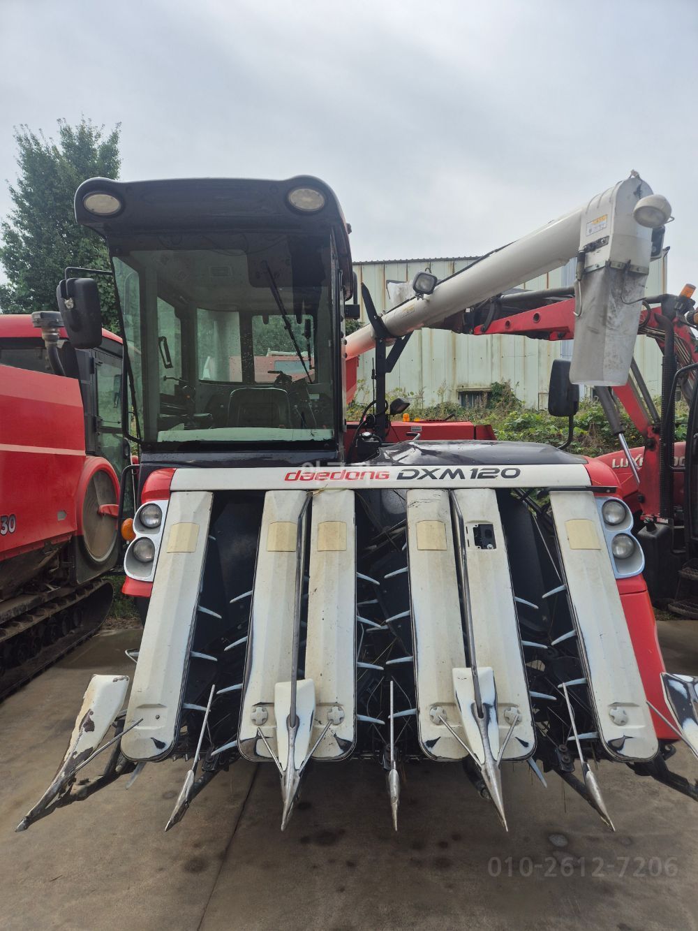 Daedong Combine Harvester DXM120GS (6Rows) 뒤우측면