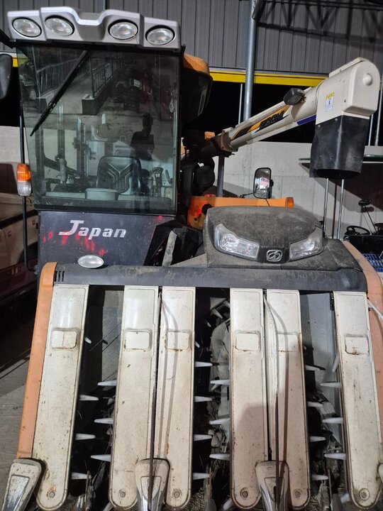  Combine Harvester HJ6115 (6Rows) 앞좌측면