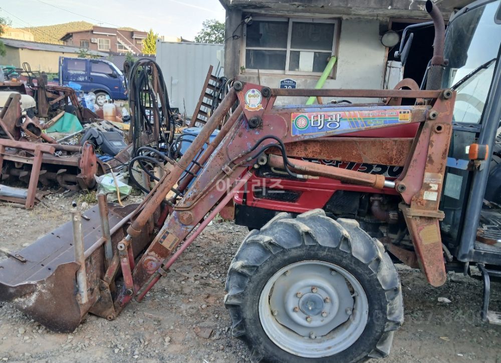 TYM Loader TA550  뒤우측면