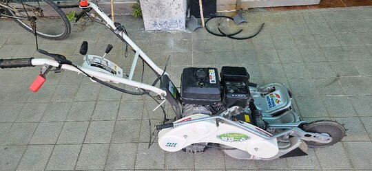 성도농업기계 논두렁제초기 논둑제초기 WM626 앞좌측면