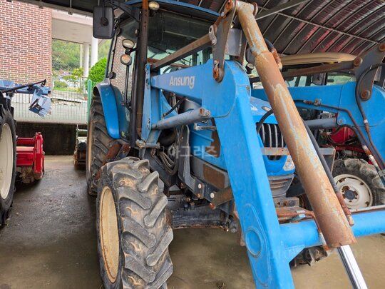 LS Tractor P7165 (72hp) 앞좌측면