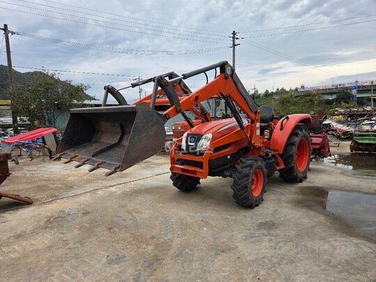 Daedong Tractor NX470C (47hp) 앞좌측면