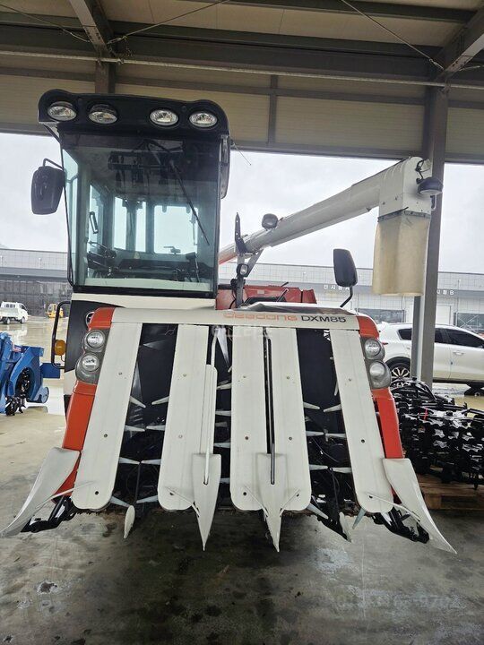 Daedong Combine Harvester DXM85 (5Rows) 앞좌측면
