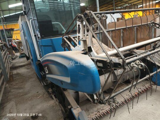 LS Combine Harvester GL850C  앞좌측면