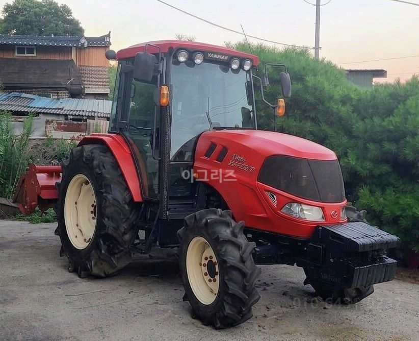 얀마 트랙터 EG83Y (83마력) 뒤우측면