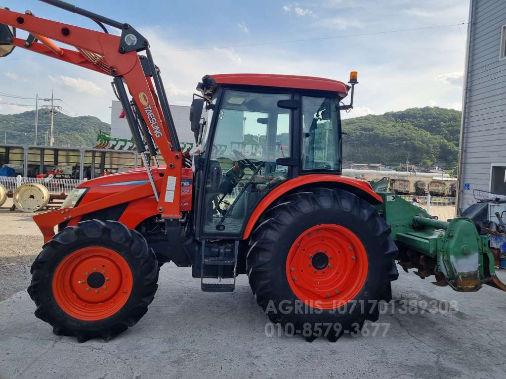 Daedong Tractor RX700 (70hp) 뒤우측면