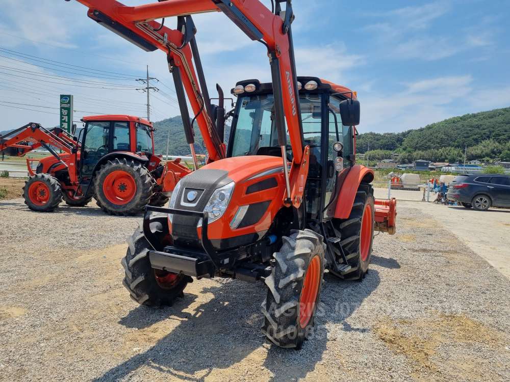 Daedong Tractor PX800 (80hp) 앞좌측면