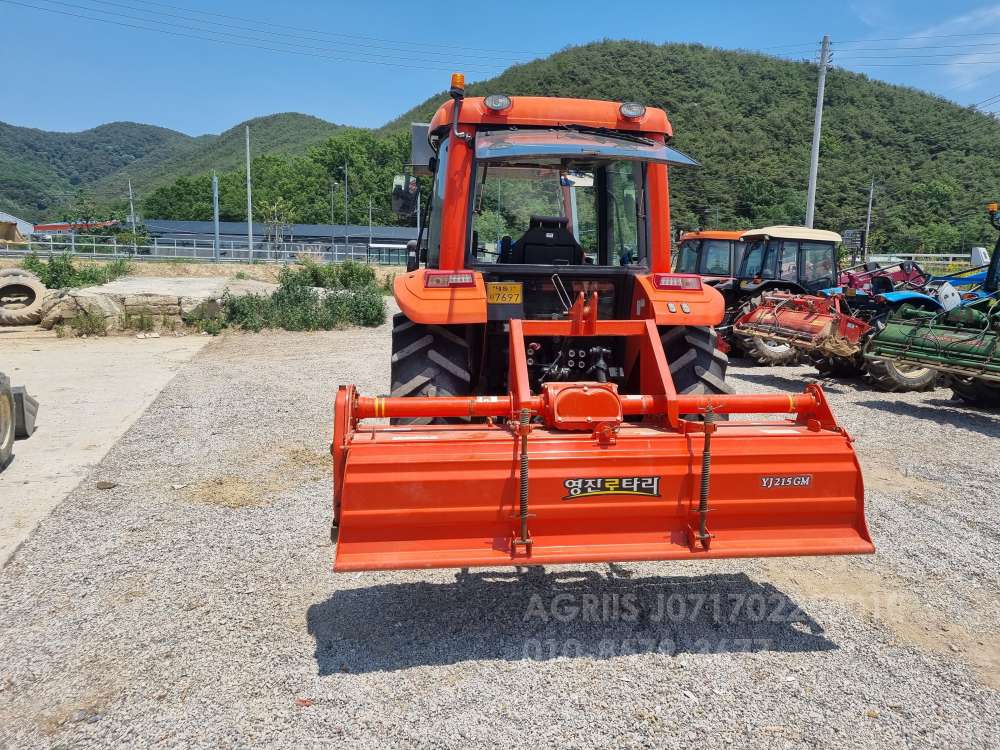 Daedong Tractor PX800 (80hp) 운전석