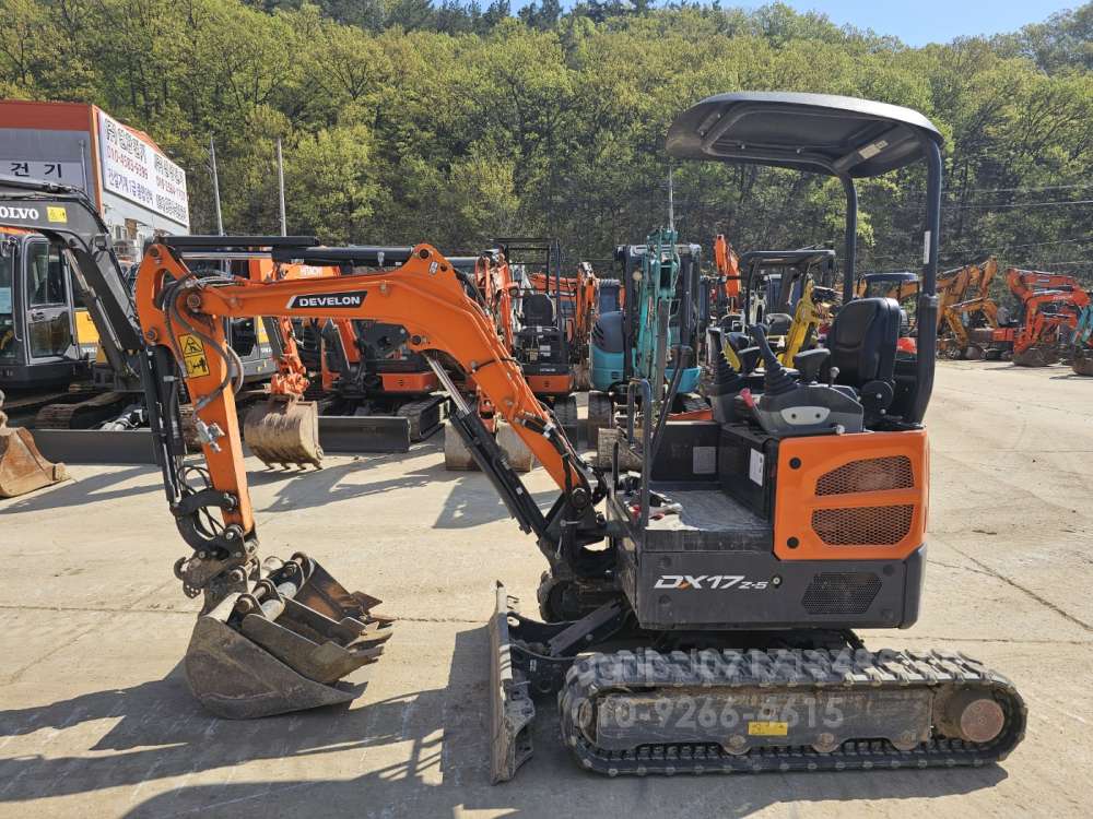  Excavator DX17Z  앞좌측면