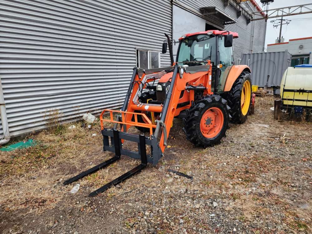 Kubota Tractor M9540 (95hp) 앞좌측면