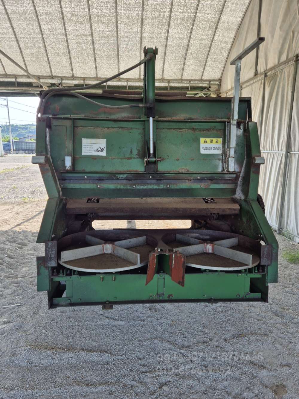  Manure Spreader YMS-5000  뒤우측면