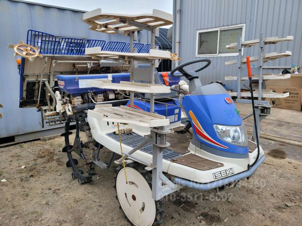 TYM Rice transplanter PZ623 (6Rows) 앞좌측면