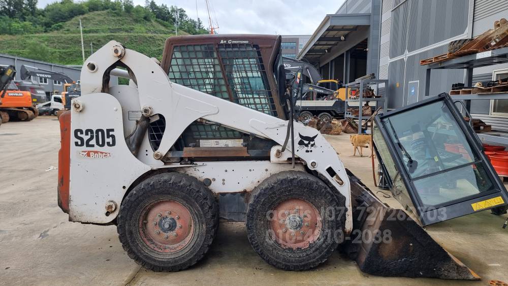  Skid steer loader 밥캣S205  앞좌측면