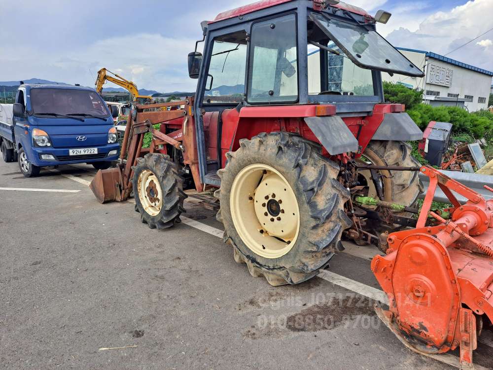 LS Tractor LT470D (45hp) 측면