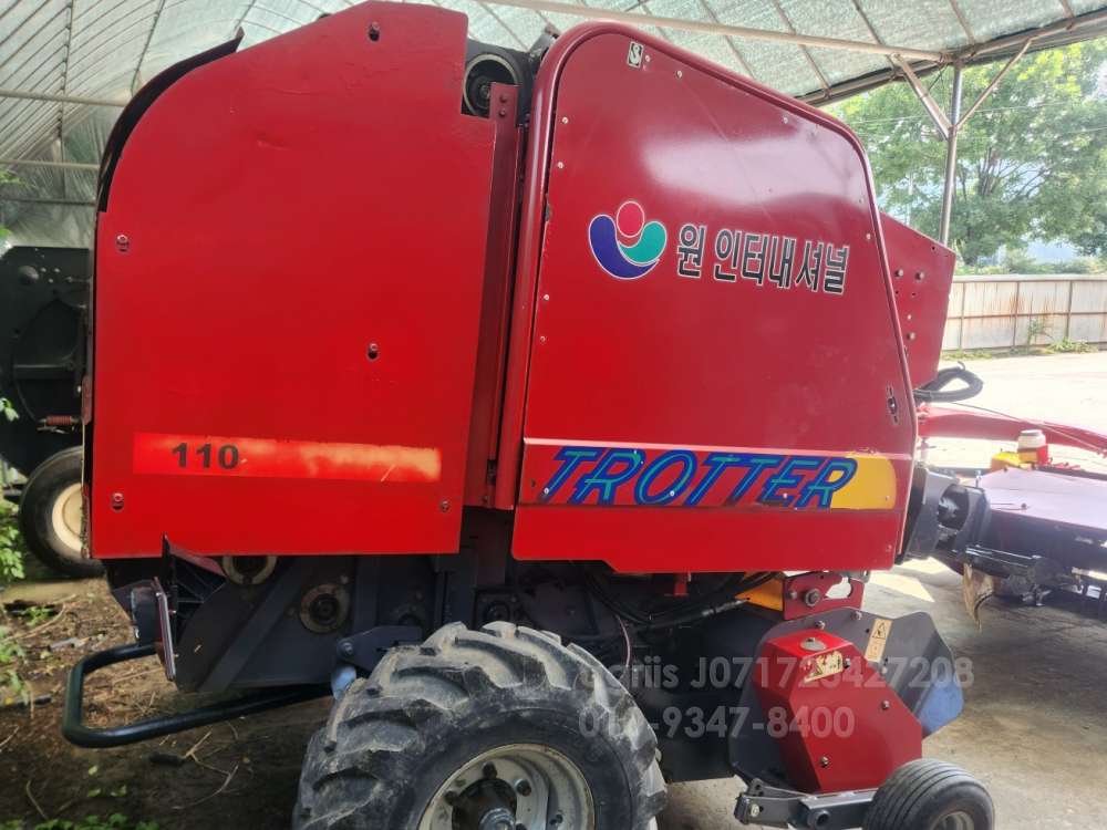  Round Baler T110  운전석