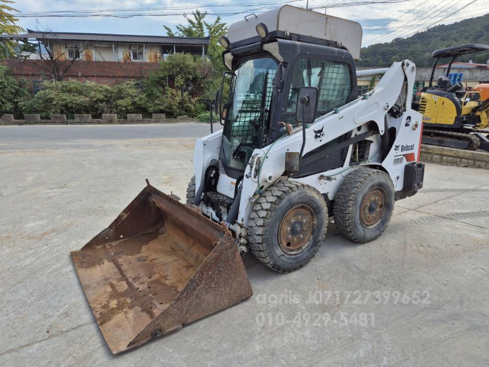  Loader S595  앞좌측면