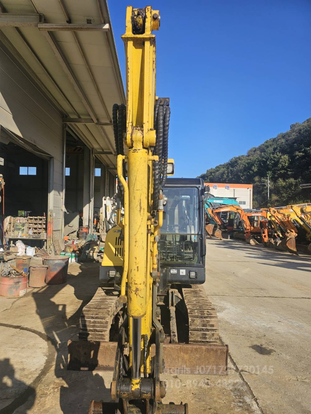 Hyundai Excavator R555-7K  앞좌측면