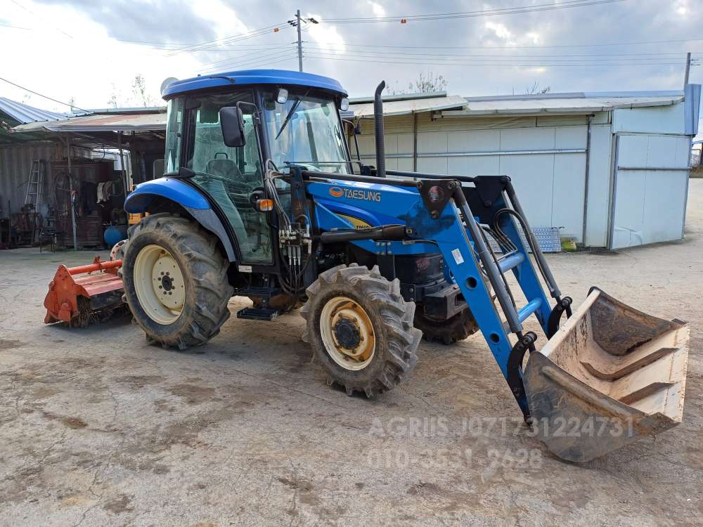 NewHolland Tractor TD60D (60hp) 운전석