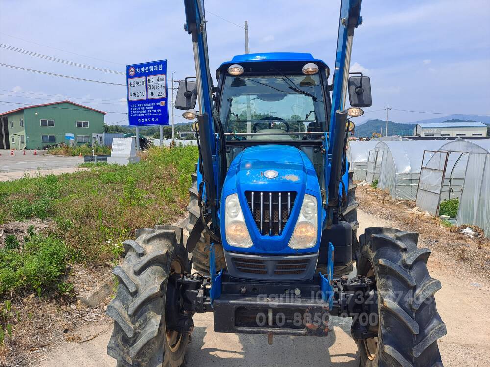 LS Tractor PS100 (95hp) 측면