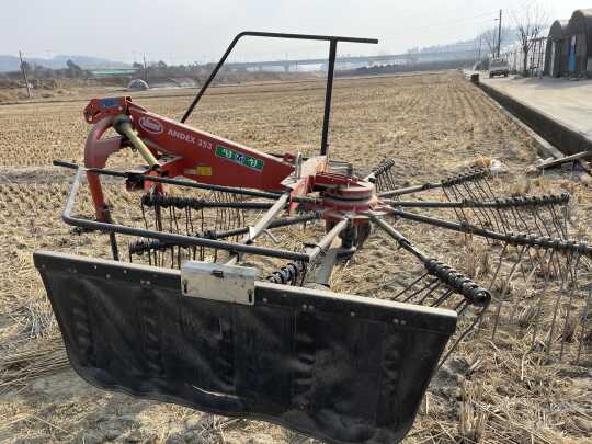 Daedong Rake andex 353  앞좌측면