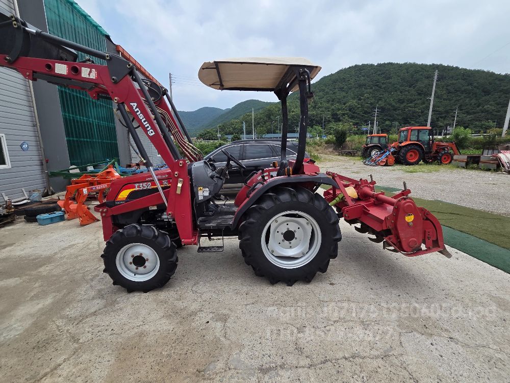 TYM Tractor T352 (35hp) 뒤우측면