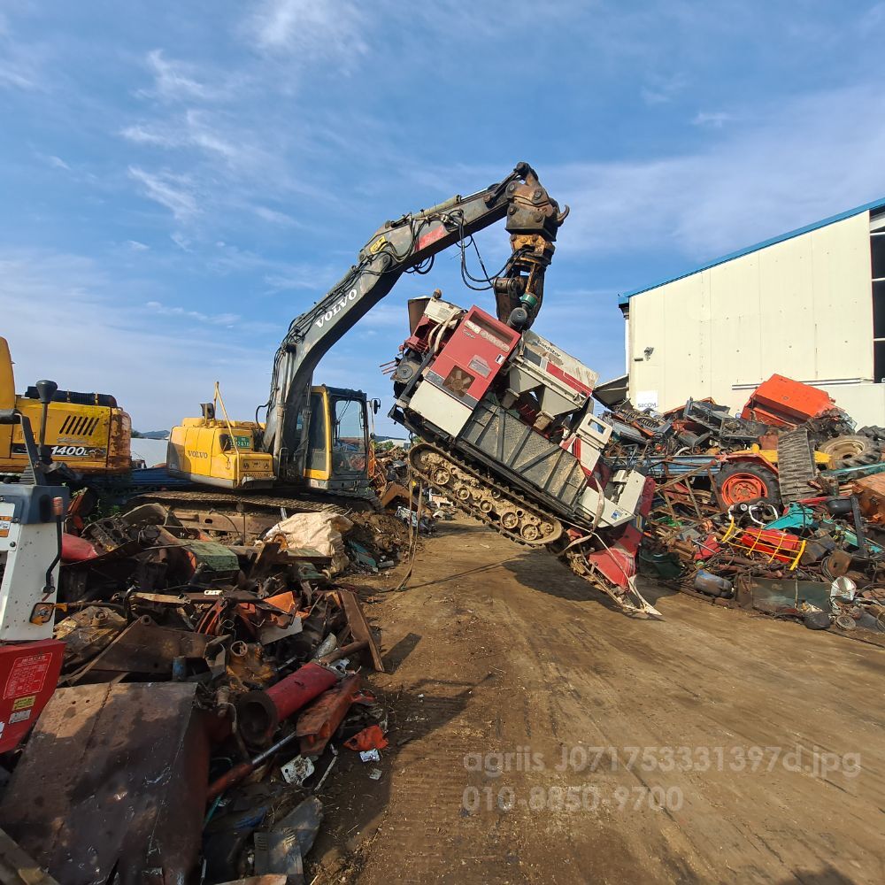  Excavator 06궤도 굴착기  뒤우측면