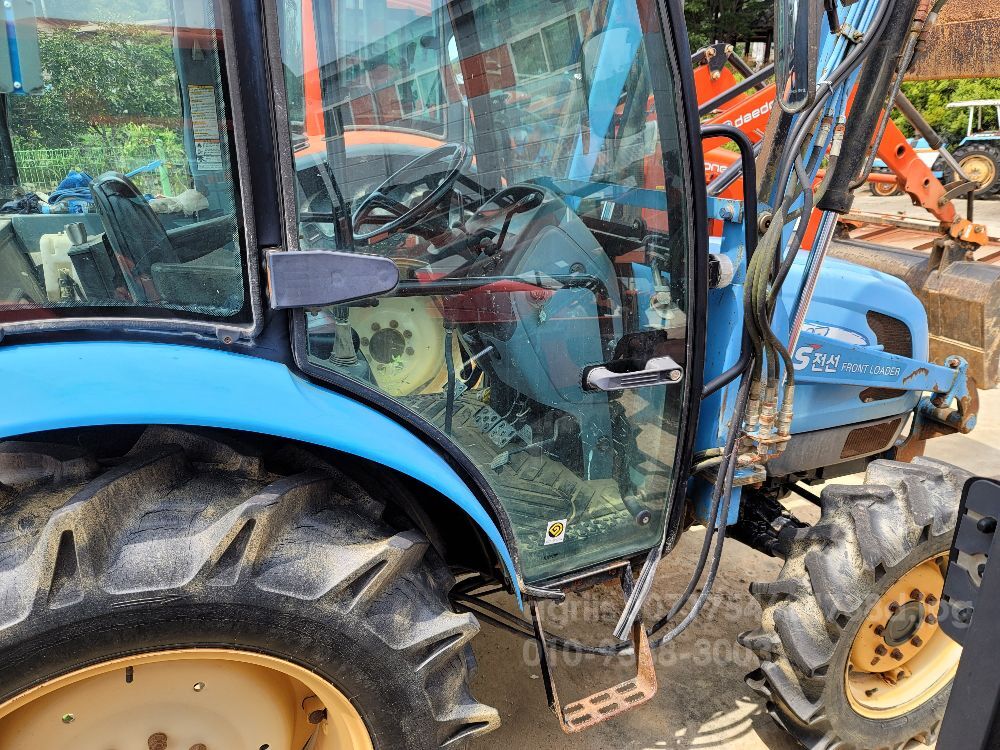 LS 트랙터 U47 (47마력) 뒤우측면