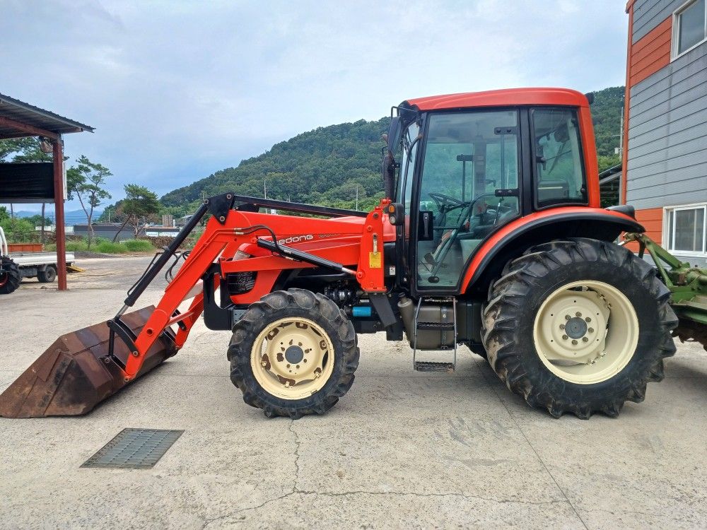 대동 트랙터 D652C (65마력) 앞좌측면