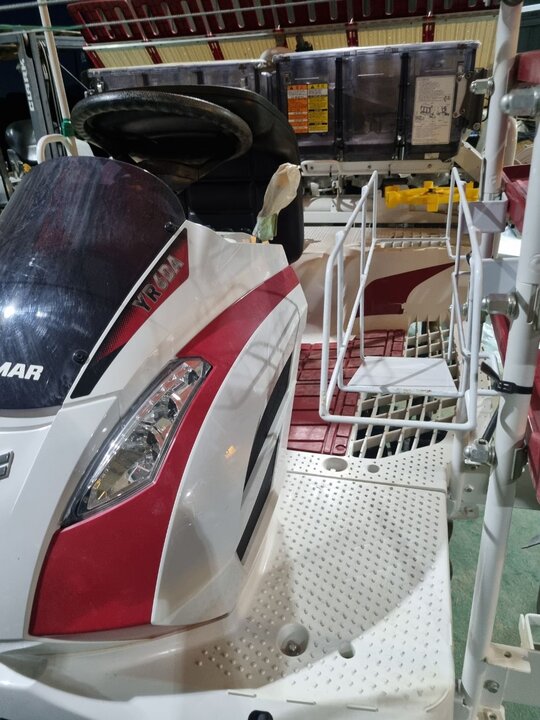 Yanmar Rice transplanter YR6DA (6Rows) 앞좌측면