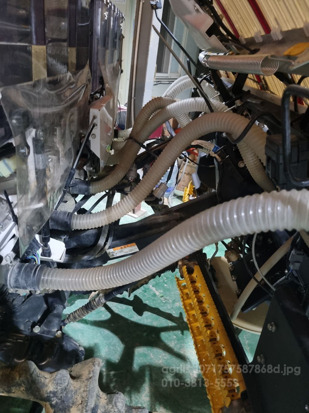 Yanmar Rice transplanter YR6DA (6Rows) 뒤우측면