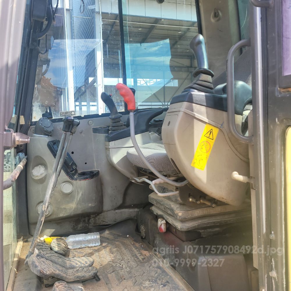 볼보EC55C 집게장착회전라 굴삭기 인 (5톤) 뒤우측면