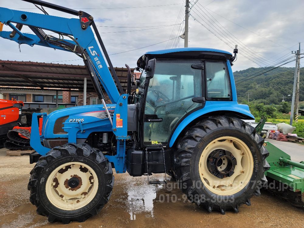 LS 트랙터 P7195 (97마력) 뒤우측면
