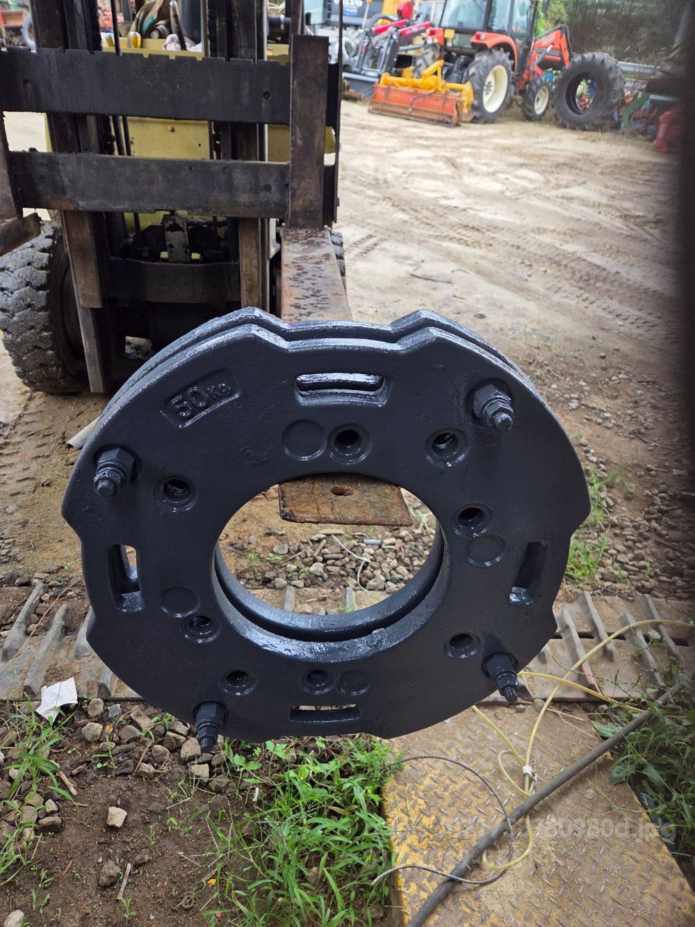 구보다 트랙터 MZ763 (76마력) 뒤우측면