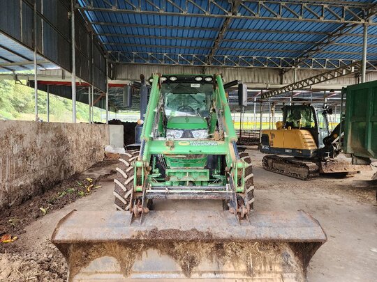 JohnDeere Tractor 6130R (130hp) 앞좌측면