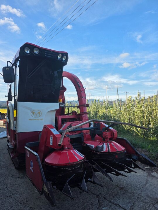 명성 원형베일러 HV2200 앞좌측면