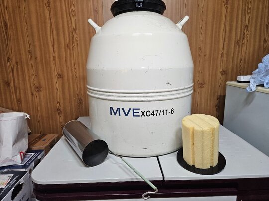 MVE47리터 고정용대용량질소통 미국산 앞좌측면