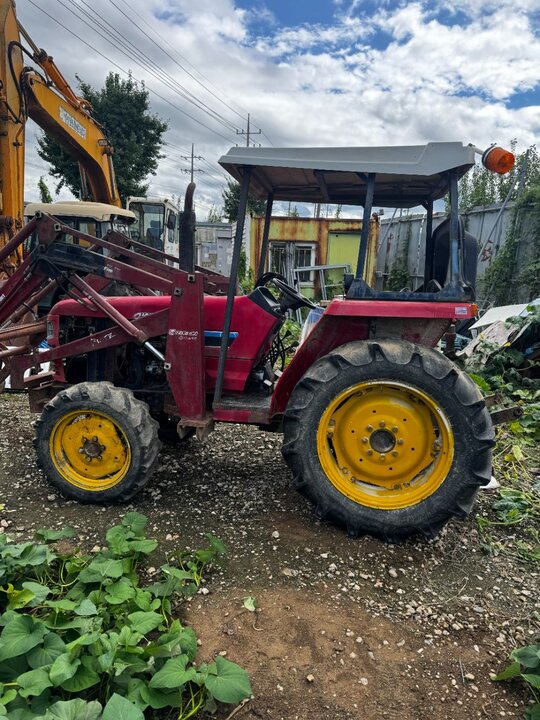 LS 트랙터 GT390 (39마력) 앞좌측면