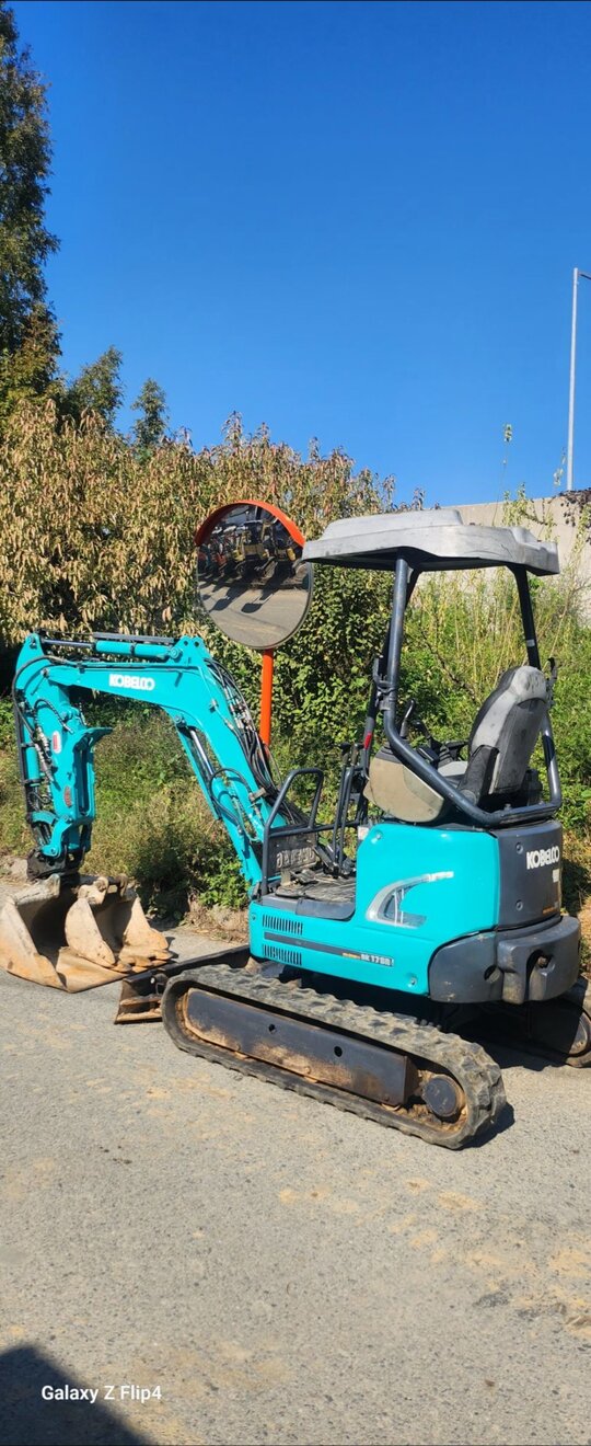  Excavator (1.7톤)  앞좌측면