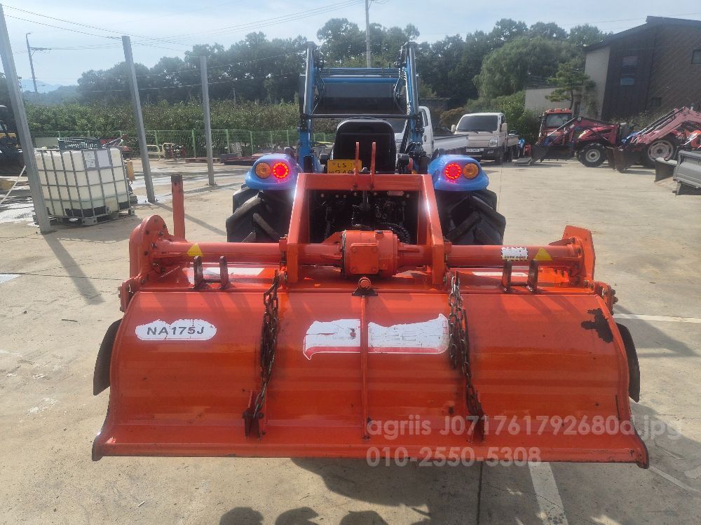 LS Tractor XR4155 (55.7hp) 뒤우측면