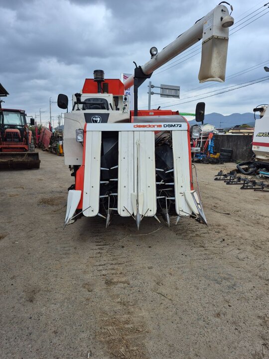대동 콤바인 DSM72 (4조식) 앞좌측면