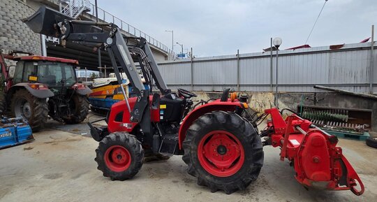 국제 트랙터 A4800 (48마력) 앞좌측면