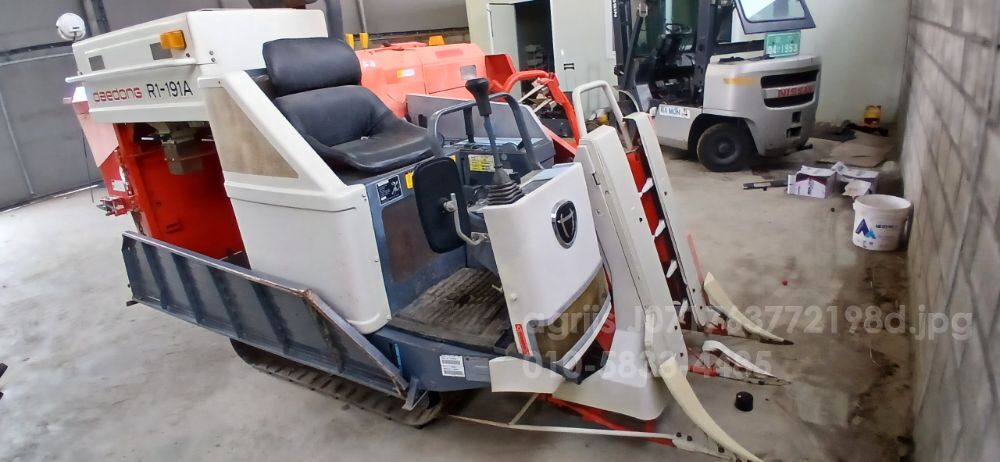 Daedong Combine Harvester R1-191A (2Rows) 뒤우측면