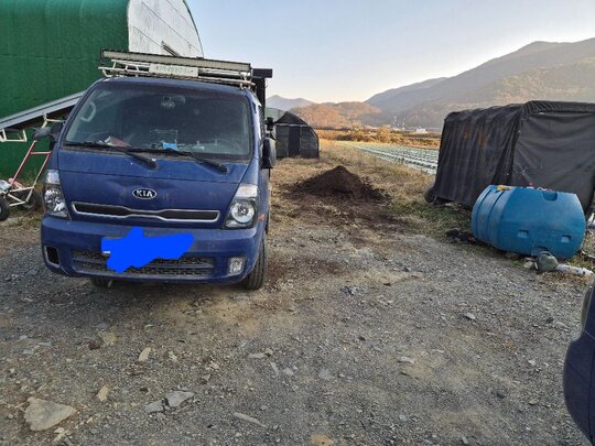  차량용퇴비살포기 퇴비살포기  앞좌측면